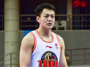 开云体育app-媒体人：吉林男篮今夏想节省开支 姜宇星一直在寻找合适的球队